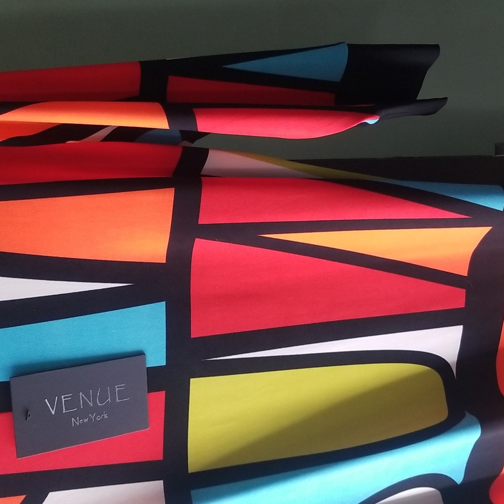Colorful Geometric Print Tunic - Picture 4 of 9